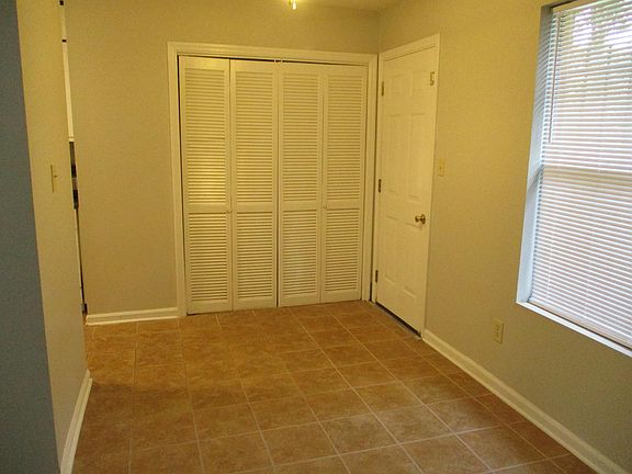 5th image of 4362 Saxon Dr