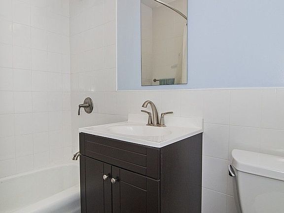 5th image of 245 E 54th St APT 17J
