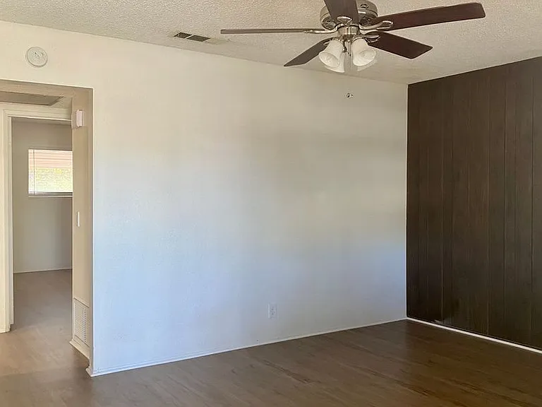 682 San Marino St — Photo 2
