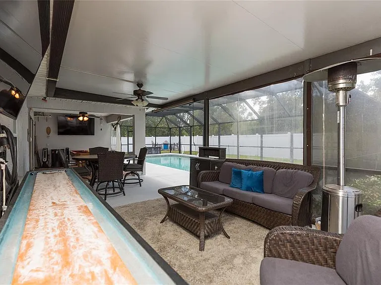 7 Lancaster Ln — Photo 37