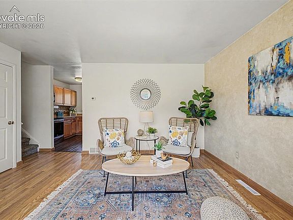 3rd image of 4032 Colony Hills Cir