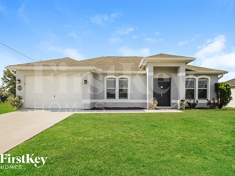 2519 NW 7th St — Photo 1