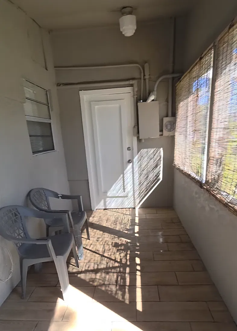 3 bed, 1.0 bath, 799 sqft, $1,750 — Photo 4