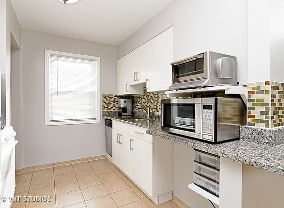 3rd image of 1831 Illinois St