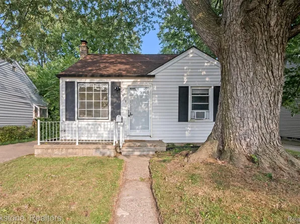 5689 Cornell St, Dearborn Heights, MI 48125