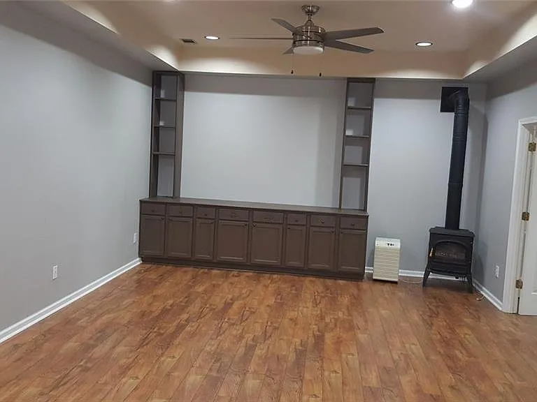 3885 Waterford Dr — Photo 27