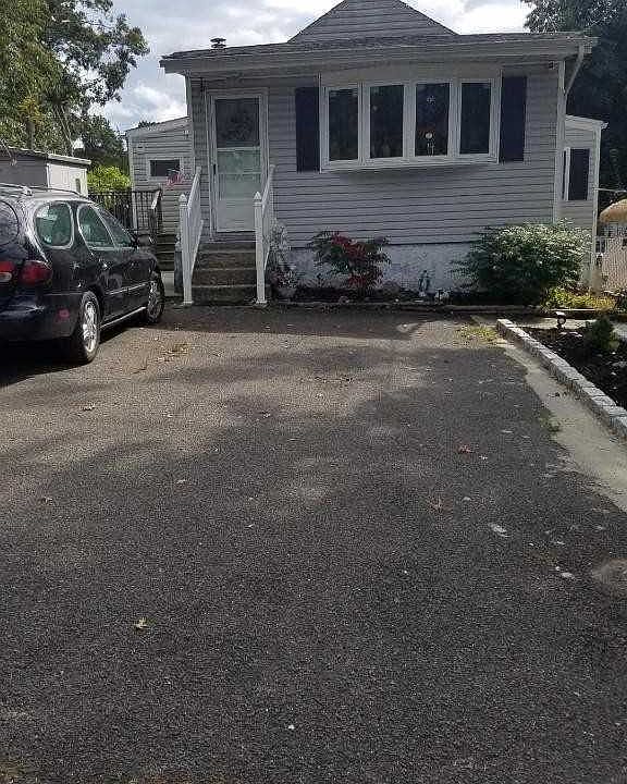 1st image of 10 Ormond Ave