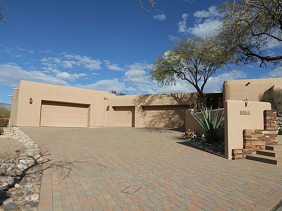 Paver driveway N/E View