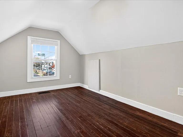 413 E Ormsby Ave — Photo 18