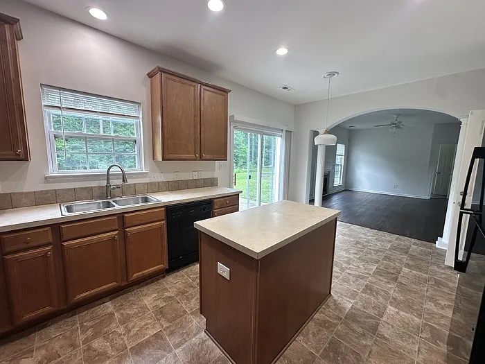 2802 Oakdale Pasture Dr — Photo 5