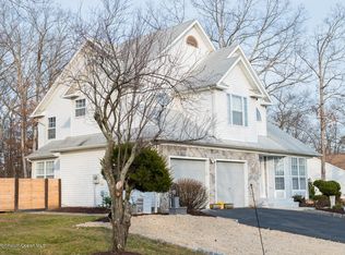2106 Oak Knoll Dr, Toms River, NJ 08757