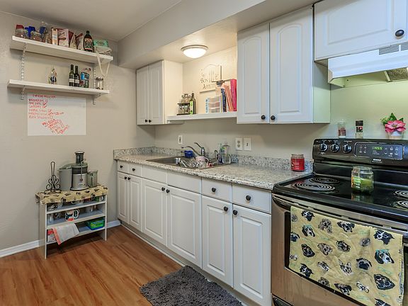 4th image of 647 San Dieguito Dr #4