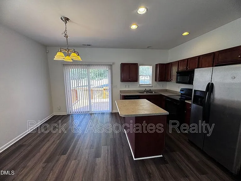 2212 Persimmon Ridge Dr — Photo 6
