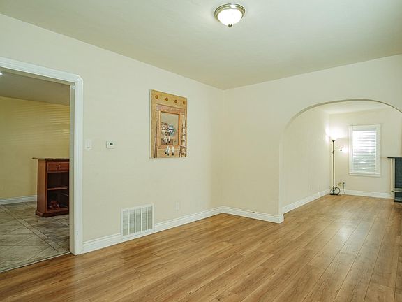 4th image of 579 Madera Ave