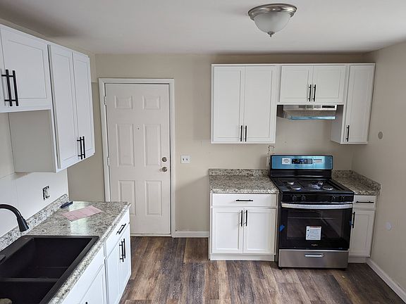 5th image of 641 Woodlawn Ave