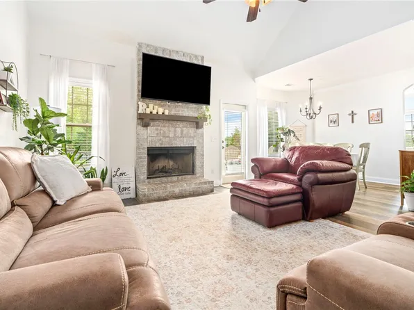 2902 Anderson Lakes Cir, Opelika, AL 36801