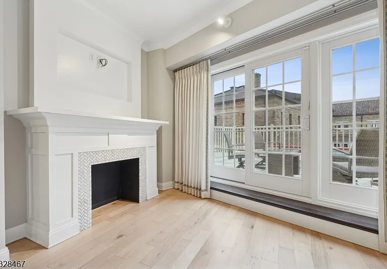 48 S Park St #215 — Photo 13
