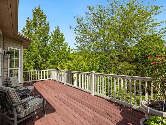 5th image of 759 Heatherstone Dr