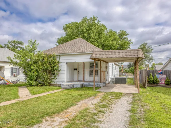 1207 W 7th St, Webb City, MO 64870