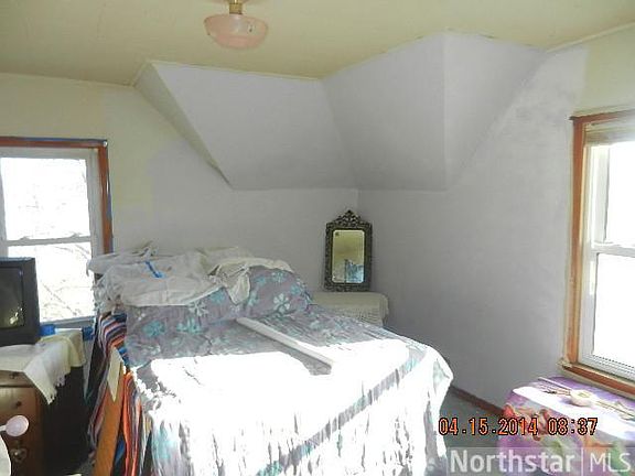 4th image of 420 Pacific Ave W