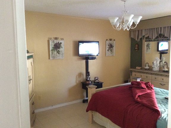 5th image of 7419 Twin Sabal Dr