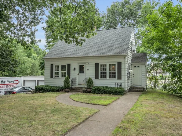 20 Pleasant St, Lunenburg, MA 01462