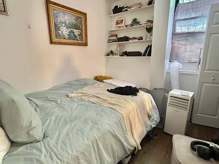507 E 73rd St #1 — Photo 4