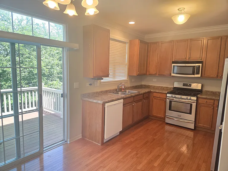 3419 Bradbury Cir — Photo 5