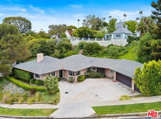 1300 Allenford Ave, Los Angeles, CA 90049