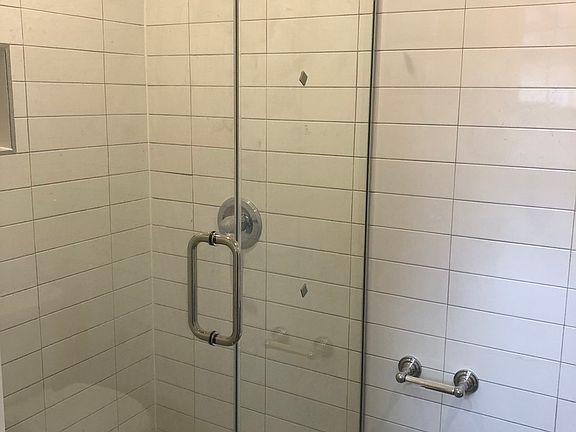 5th image of 24-17 Ditmars Blvd #1