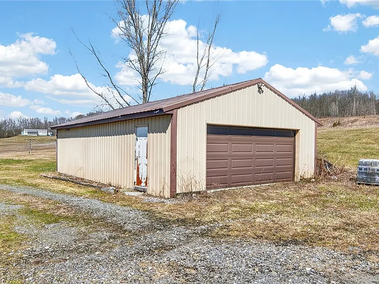 999 Salmon Creek Rd — Photo 33