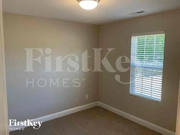 2047 Samantha Dr — Photo 23