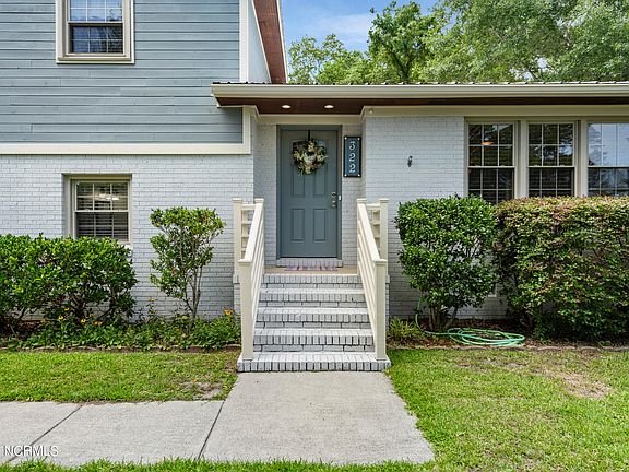 2nd image of 322 N Colony Circle