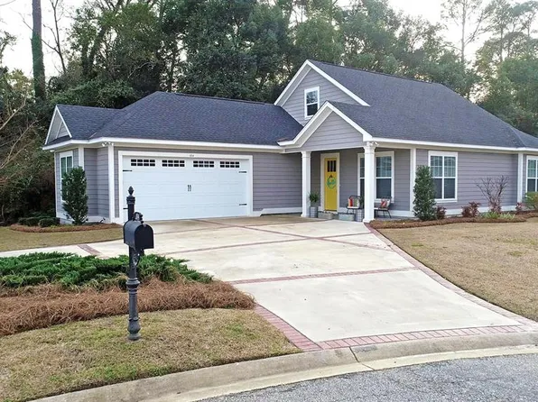 104 Garden View Ct, Thomasville, GA 31792