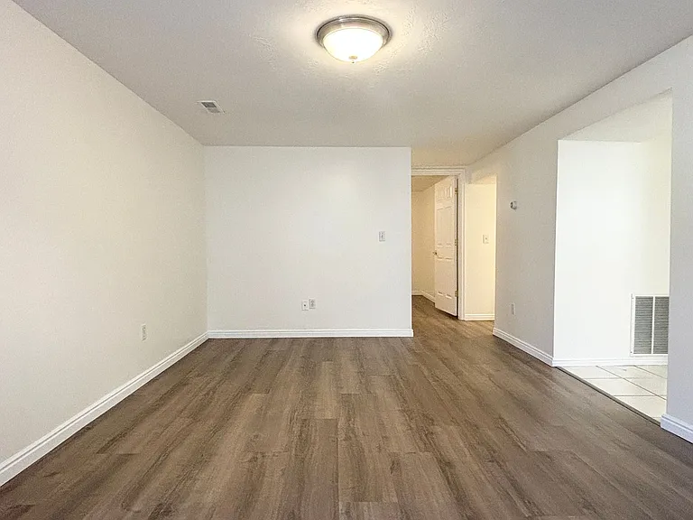 2028 E. Sunnyside Ave. — Photo 4