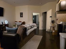 3059 Crescent St, Astoria, NY