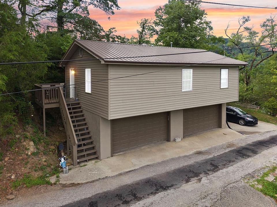 1st image of 808 Pecan St