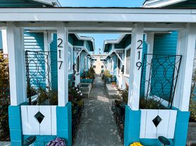 219 7th St
