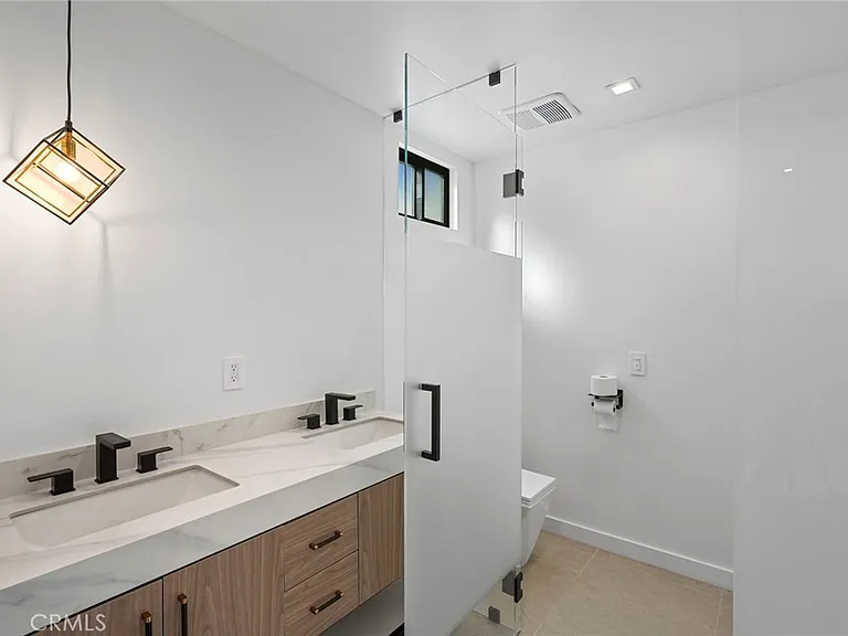 6108 Sadring Ave — Photo 43
