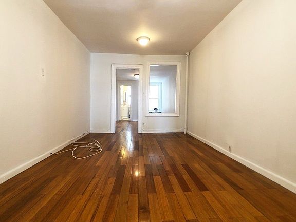3rd image of 571 Hicks St APT 4