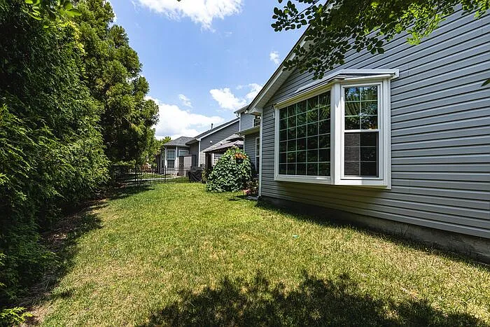 1008 Millbank Dr — Photo 5