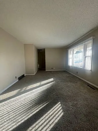 3 bed, 1055 sqft, $1,475 — Photo 4