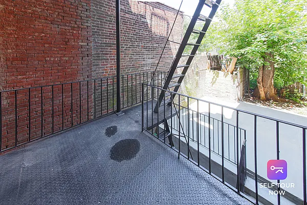 Rented by MAPT Residential LLC | media 17