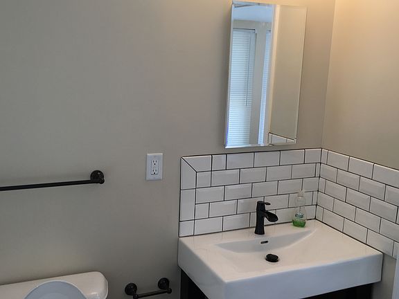 5th image of 7728 Gissler Ave