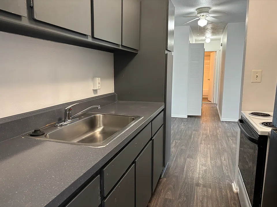 Hawthorne Club Apartments