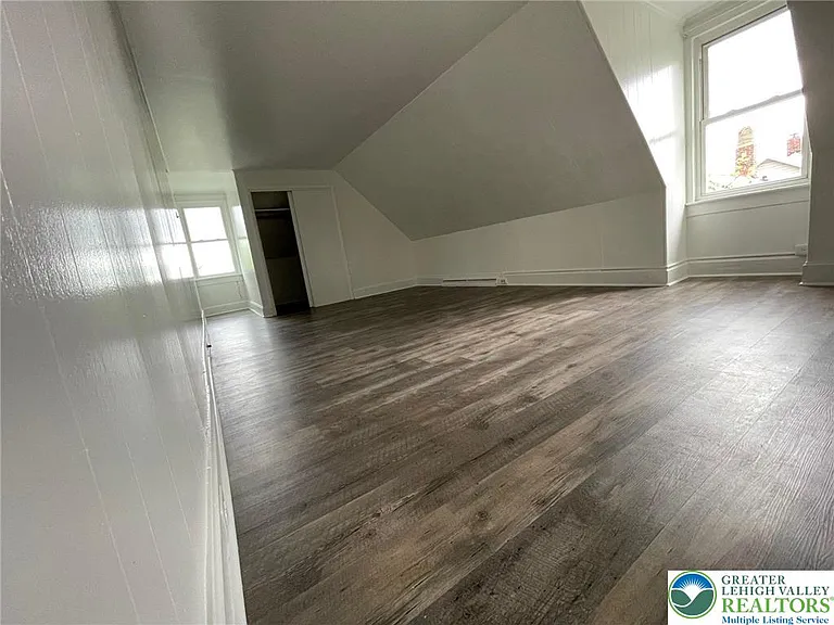 137 S 17th St — Photo 16