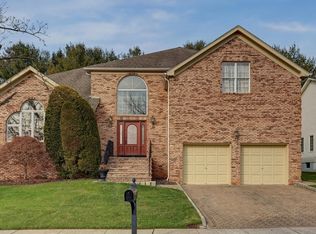 10 Cottonwood Ln, Warren, NJ 07059