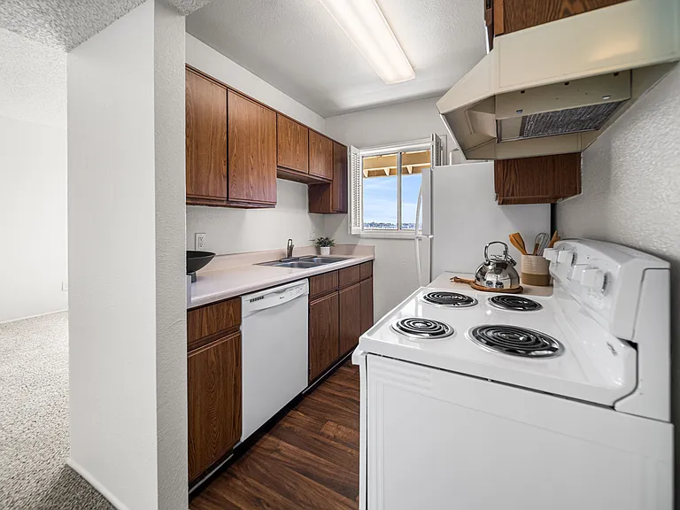 Valley View Apartments — Photo 24
