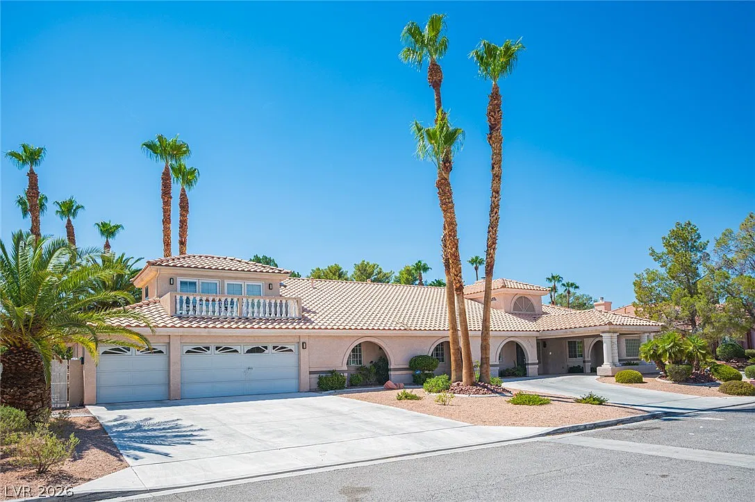 4 bed, 3.5 bath, 3921 sqft, $4,495 — Photo 1