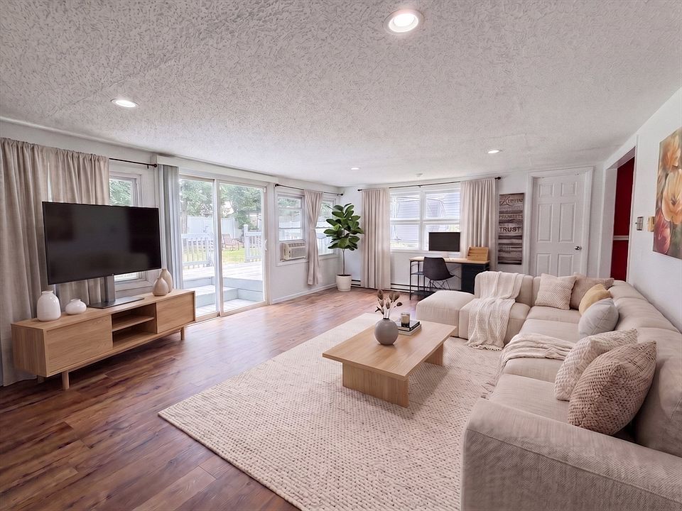 1st image of 39 Groton St